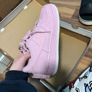 Nike Air Force 1 ‘07 LV8 GS “Light Arctic Pink”.